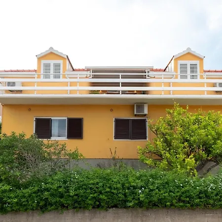 Dragojevic - Two Bedroom With Terrace And Sea View דירה