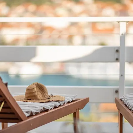 Dragojevic - Two Bedroom With Terrace And Sea View