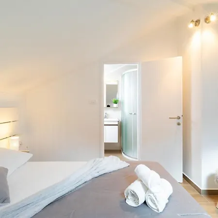 Dragojevic - Two Bedroom With Terrace And Sea View * Vela Luka