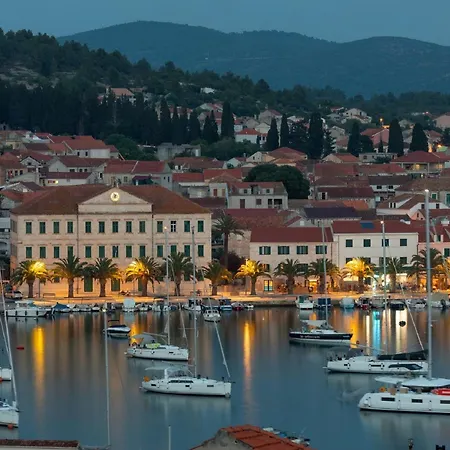 Dragojevic - Two Bedroom With Terrace And Sea View Vela Luka