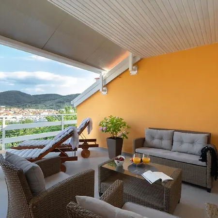 Dragojevic - Two Bedroom With Terrace And Sea View Apartment