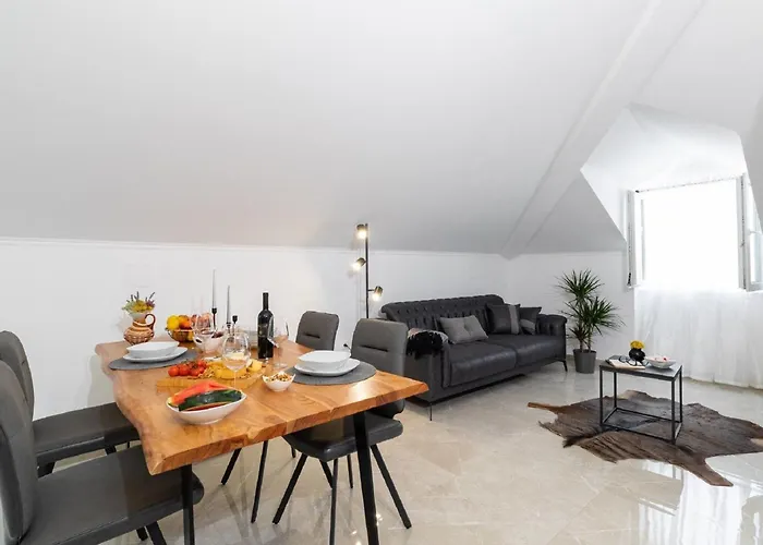 Dragojevic - Two Bedroom With Terrace And Sea View 公寓 尼亚卢卡