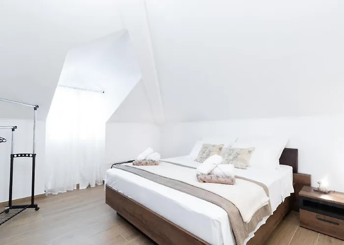 公寓 Dragojevic - Two Bedroom With Terrace And Sea View 尼亚卢卡