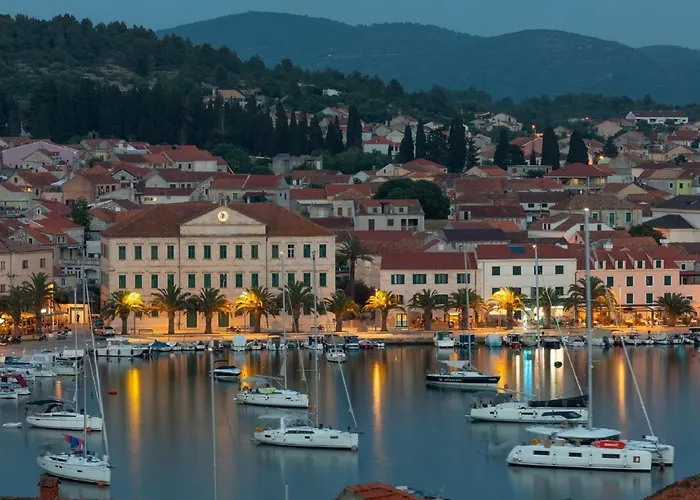 Dragojevic - Two Bedroom With Terrace And Sea View 尼亚卢卡