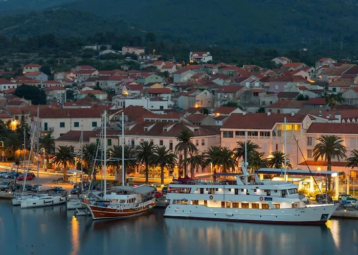 Dragojevic - Two Bedroom With Terrace And Sea View